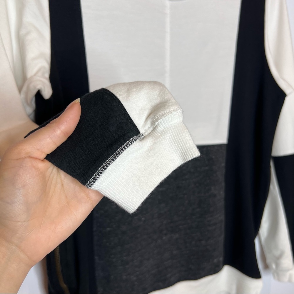 AIKO Colorblock Sweatshirt. Size Medium - Picture 6 of 11